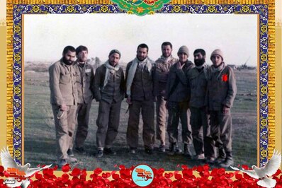 نفر سمت راست شهید یدالله عبدالشاهی