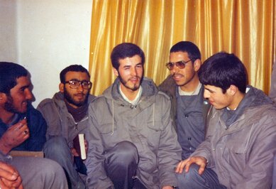 از چپ: شهید رحیم صالحی - شهید سیدعباس سجادی - احمد منصوری - شهید محمود معین الاسلام - شهید محمد منصوری