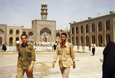 از چپ: شهید محمود معین الاسلام - شهید محمود حسینخانی