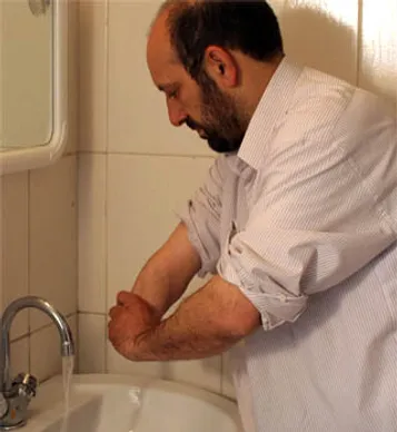 گزیده احکام رساله مصور جانبازان؛ احکام وضو(46) وضو با دست مصنوعی